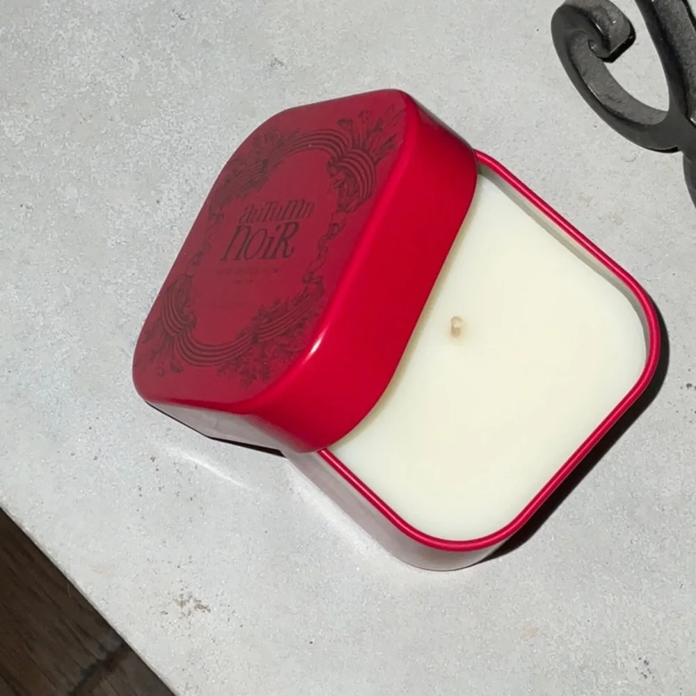 Henri Bendel AUTUMN NOIR Travel Candle in Tin New